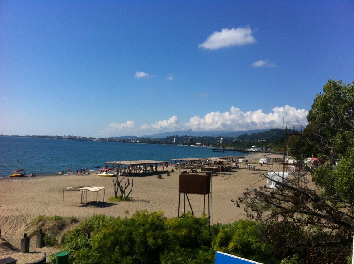 Homestay On Akademika Sakharova Sukhumi Esterno foto