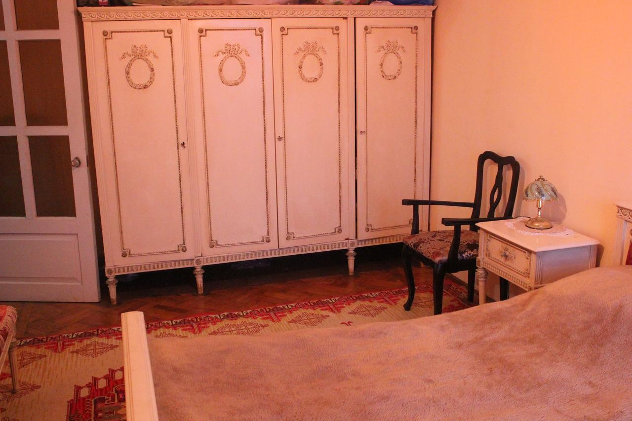Homestay On Akademika Sakharova Sukhumi Esterno foto